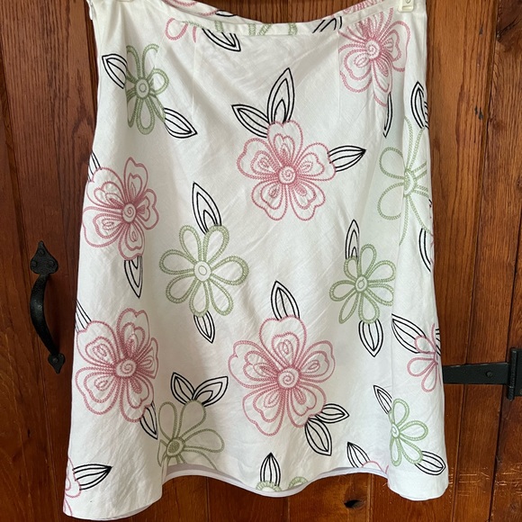 Dress Barn embroidered white skirt - Picture 2 of 4